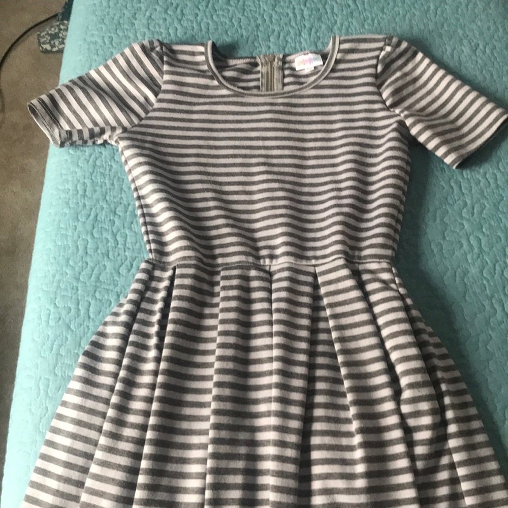 Black and grey striped Amelia